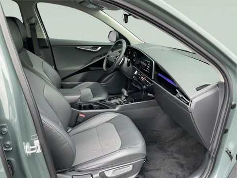Used 2024 Kia Niro EX FWD image 22