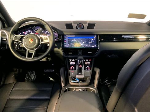 Used 2022 Porsche Cayenne image 14