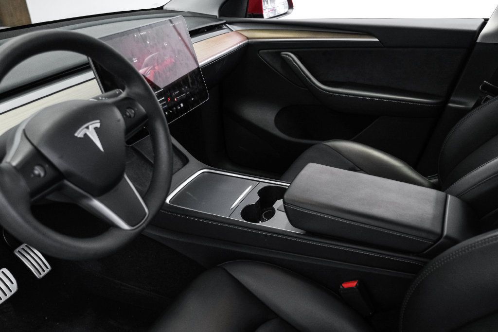 Used 2024 Tesla Model Y Performance AWD/4WD image 23