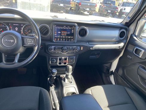 Used 2021 Jeep Gladiator Sport image 17