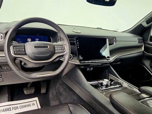 Used 2022 Jeep Wagoneer Series III AWD/4WD image 11