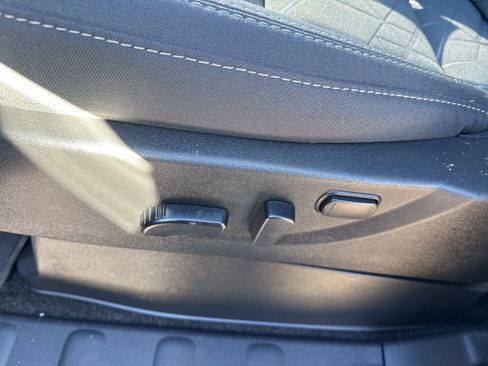 Used 2026 Nissan Frontier SV w/ All-Weather Content Package image 17