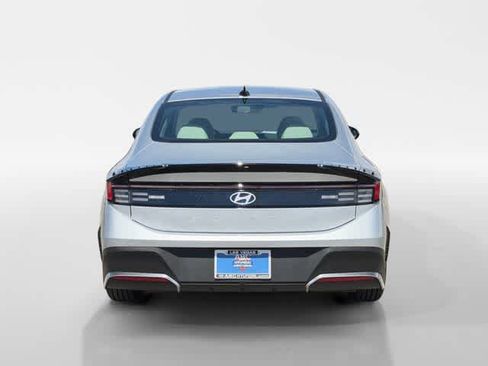 New 2026 Hyundai Sonata SE FWD image 4