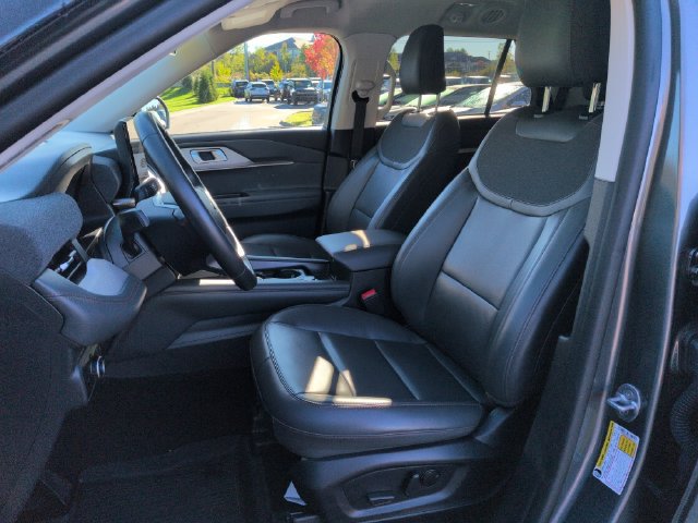 Certified 2025 Ford Explorer Active w/ Active Comfort Package AWD/4WD image 28