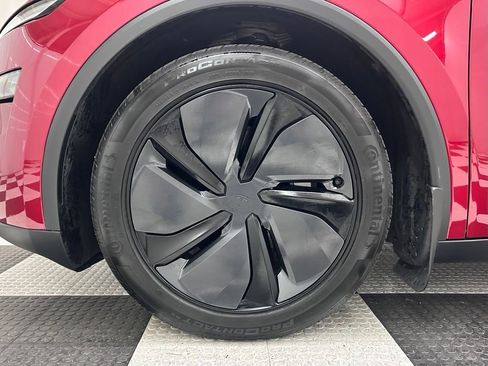 Used 2026 Tesla Model Y AWD image 8