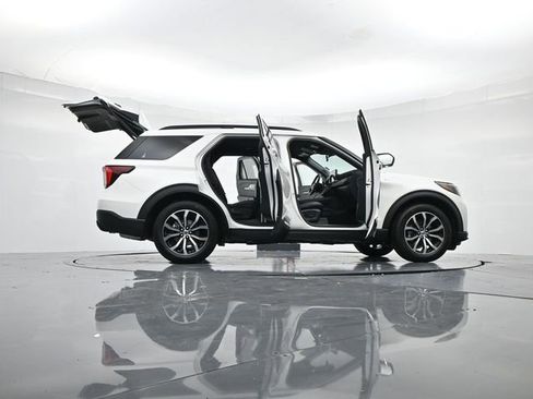 New 2026 Ford Explorer ST-Line RWD image 51