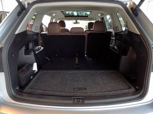 Used 2023 Volkswagen Atlas SE w/ Panoramic Sunroof Package image 25