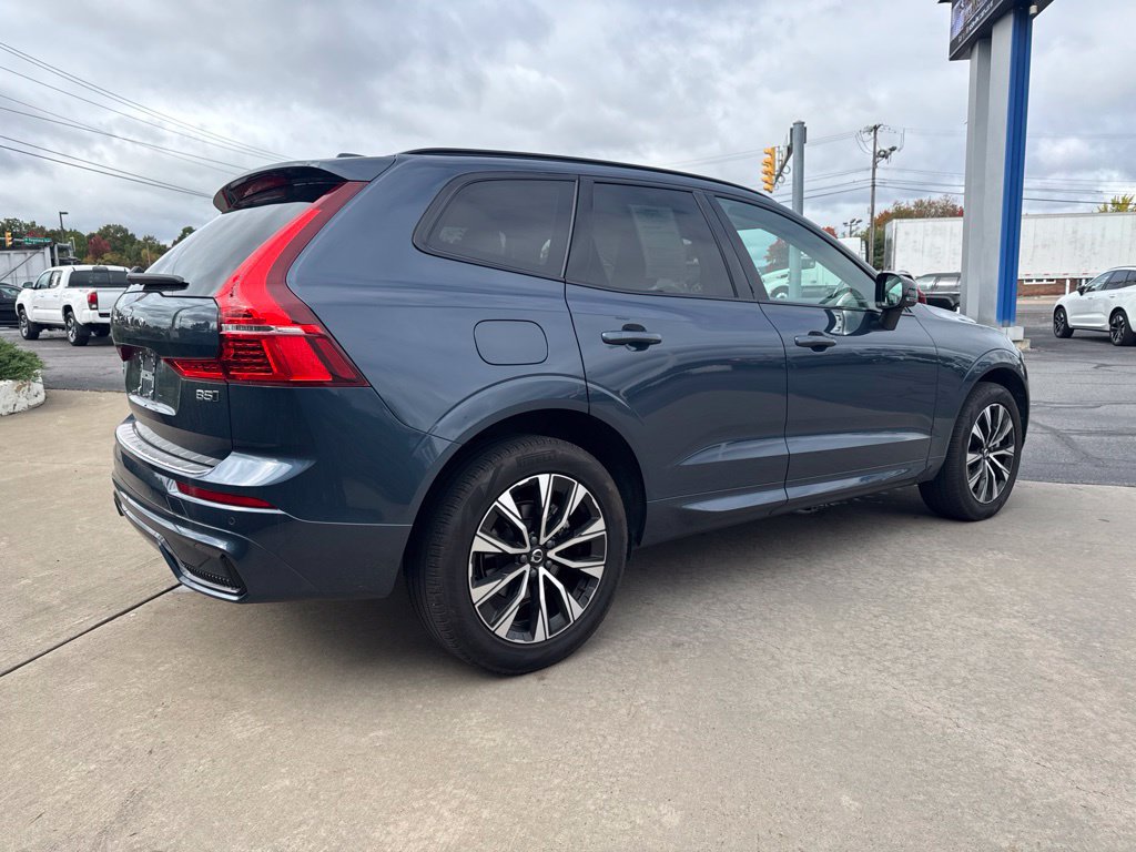Used 2025 Volvo XC60 B5 Core w/ Protection Package Premier AWD/4WD image 5