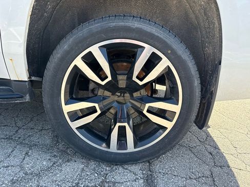 Used 2020 Chevrolet Suburban Premier AWD/4WD image 16
