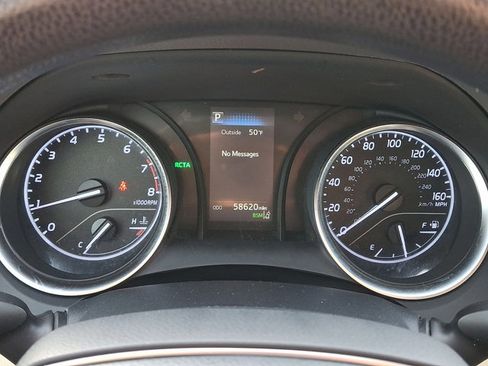 Used 2018 Toyota Camry LE image 15