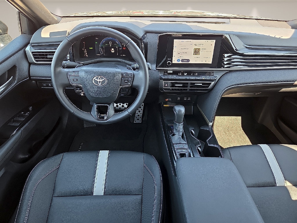 Used 2026 Toyota Camry SE FWD image 23