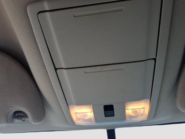 Used 2010 Ford Expedition 4WD image 24
