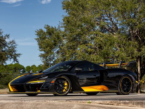 Used 2019 McLaren Senna image 7