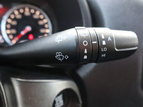 Used 2018 Jeep Renegade Limited w/ UConnect 8.4 Nav Group image 33