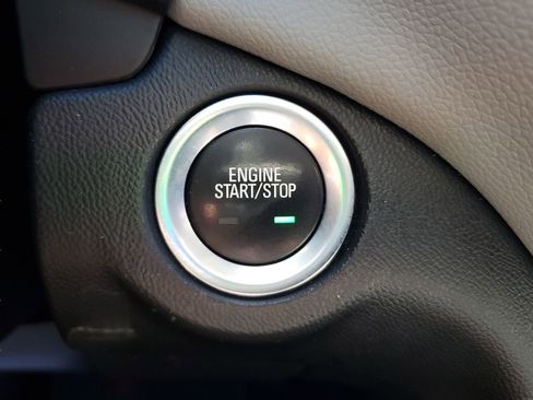 Used 2018 Chevrolet Equinox LT image 24