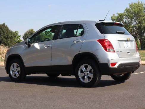 Used 2018 Chevrolet Trax LS AWD/4WD image 7