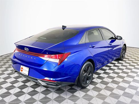 Used 2023 Hyundai Elantra SEL w/ Cargo Package image 9