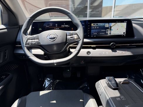 Used 2025 Nissan Ariya FWD image 16