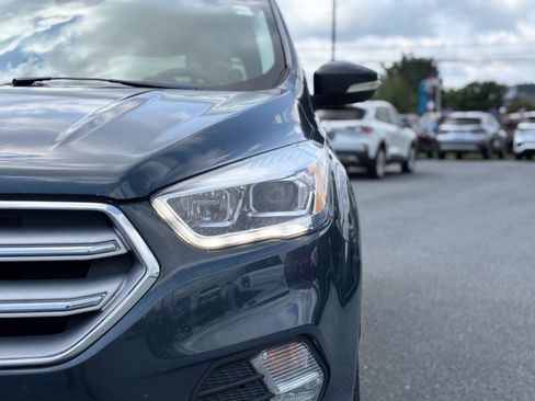 Used 2019 Ford Escape Titanium AWD/4WD image 2