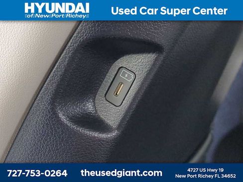 Certified 2024 Hyundai Palisade Calligraphy FWD image 17