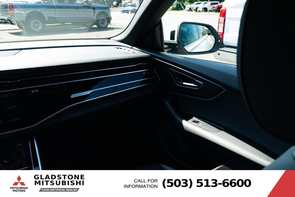 Used 2019 Audi Q8 Prestige AWD/4WD image 11