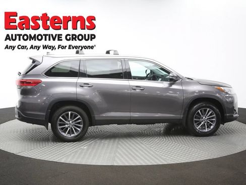Used 2019 Toyota Highlander XLE AWD/4WD image 48