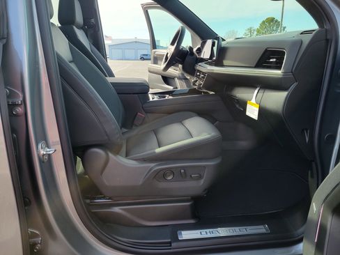 Used 2026 Chevrolet Tahoe Z71 w/ Comfort Package image 31