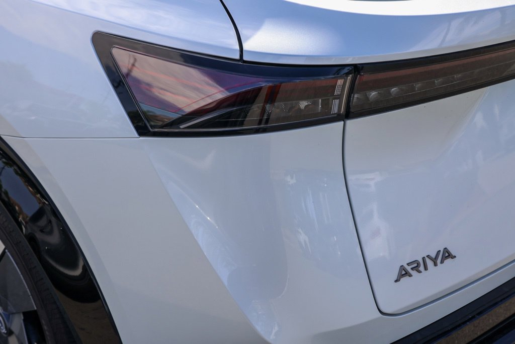 Used 2024 Nissan Ariya AWD image 8