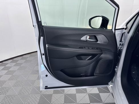 New 2026 Chrysler Voyager LX image 28