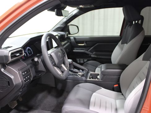 Used 2025 Toyota Tacoma TRD Off-Road w/ TRD Off Road Upgrade Package image 3