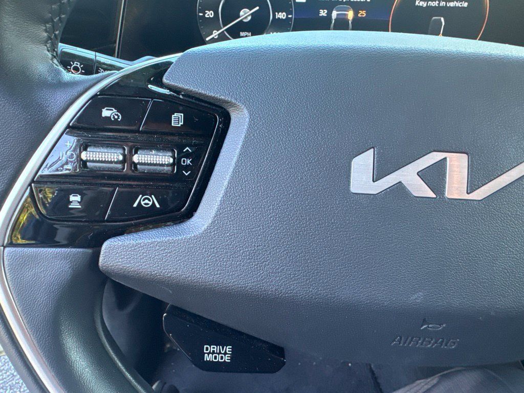 Used 2023 Kia Niro Wind w/ Wind Preserve Package FWD image 12