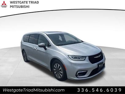 Used 2023 Chrysler Pacifica Limited