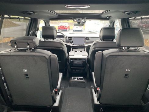 New 2026 Jeep Grand Wagoneer Limited AWD/4WD image 23