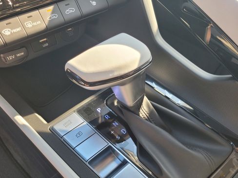 New 2026 Hyundai Elantra Limited image 18