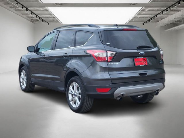 Used 2017 Ford Escape SE w/ Equipment Group 201A AWD/4WD image 3