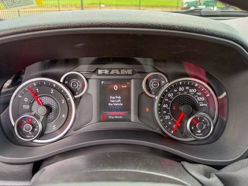New 2026 RAM 2500 Big Horn AWD/4WD image 18
