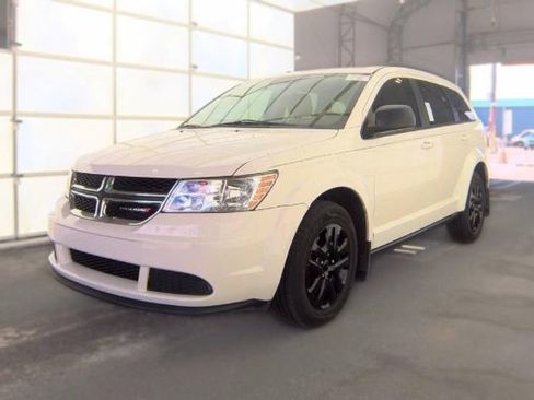 Used 2018 Dodge Journey SE FWD image 3