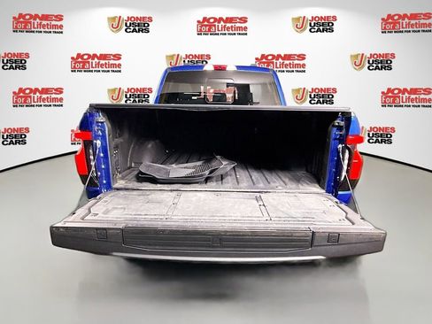 Used 2022 Ford F150 Lightning Lariat image 29