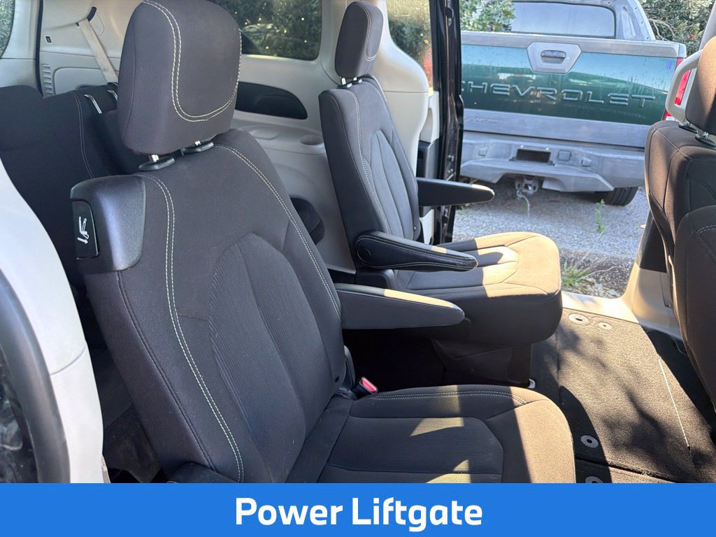 Used 2023 Chrysler Voyager LX FWD image 16