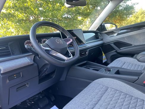 New 2026 Volkswagen Tiguan S image 10