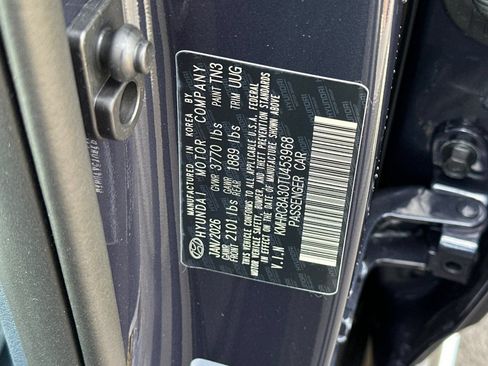 Used 2026 Hyundai Venue SEL FWD image 25