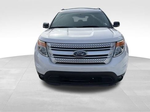 Used 2011 Ford Explorer XLT w/ 202A Rapid Spec Order Code image 4