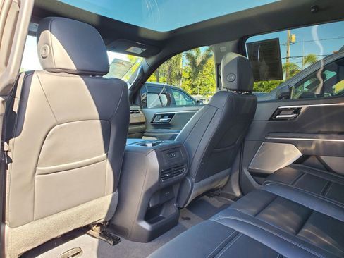 Used 2024 GMC Sierra EV Denali image 10