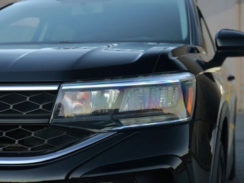 Used 2022 Volkswagen Taos SE image 9