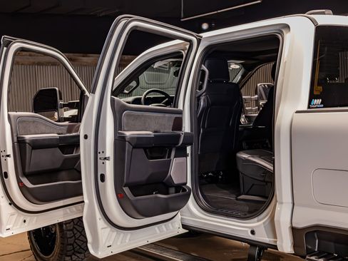 Used 2026 Ford F250 Platinum image 27