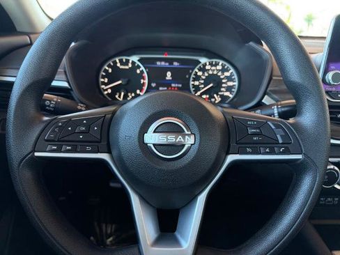 Certified 2025 Nissan Altima 2.5 SV FWD image 22