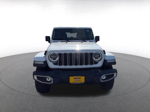 Used 2025 Jeep Wrangler Unlimited Sahara AWD/4WD image 4