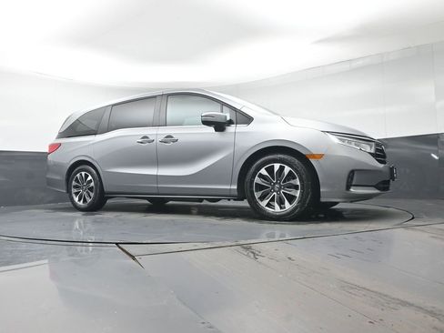 Used 2023 Honda Odyssey EX-L image 32