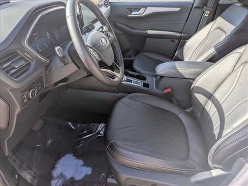 New 2026 Ford Escape SE w/ PHEV Premium Package FWD image 4