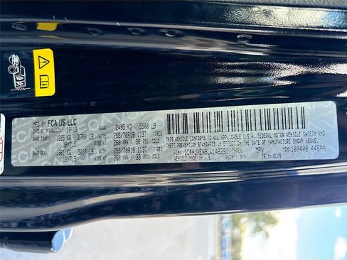 Used 2020 Jeep Wrangler Unlimited Sahara image 38